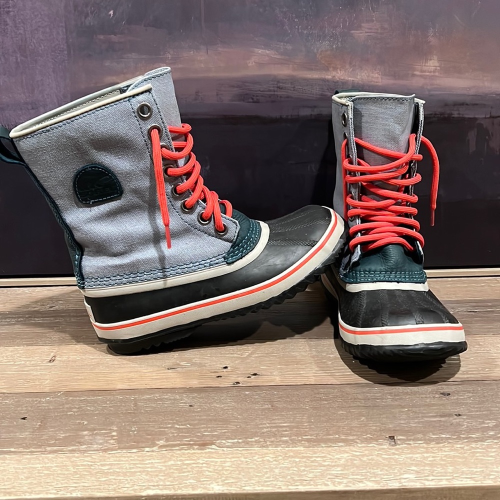 Sorel Womens Winter Boots - 6